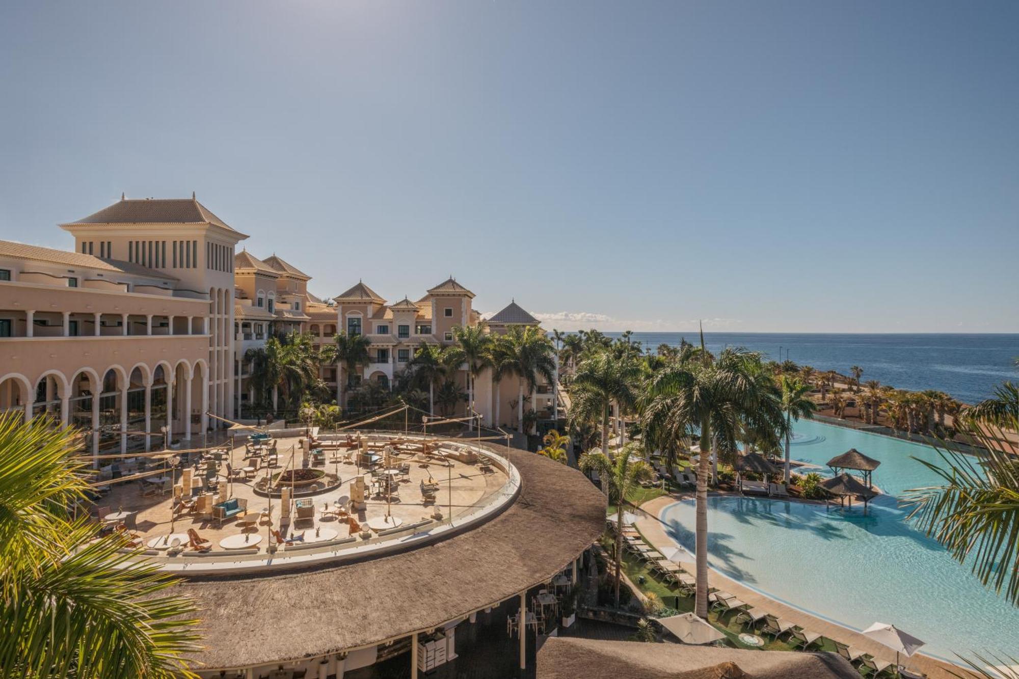 แกรน เมเลีย ปาลาซิโอ เดอ ไอโซรา รีสอร์ท แอนด์ สปา อัลกาลา ภายนอก รูปภาพ Hard Rock Hotel & Casino Punta Cana