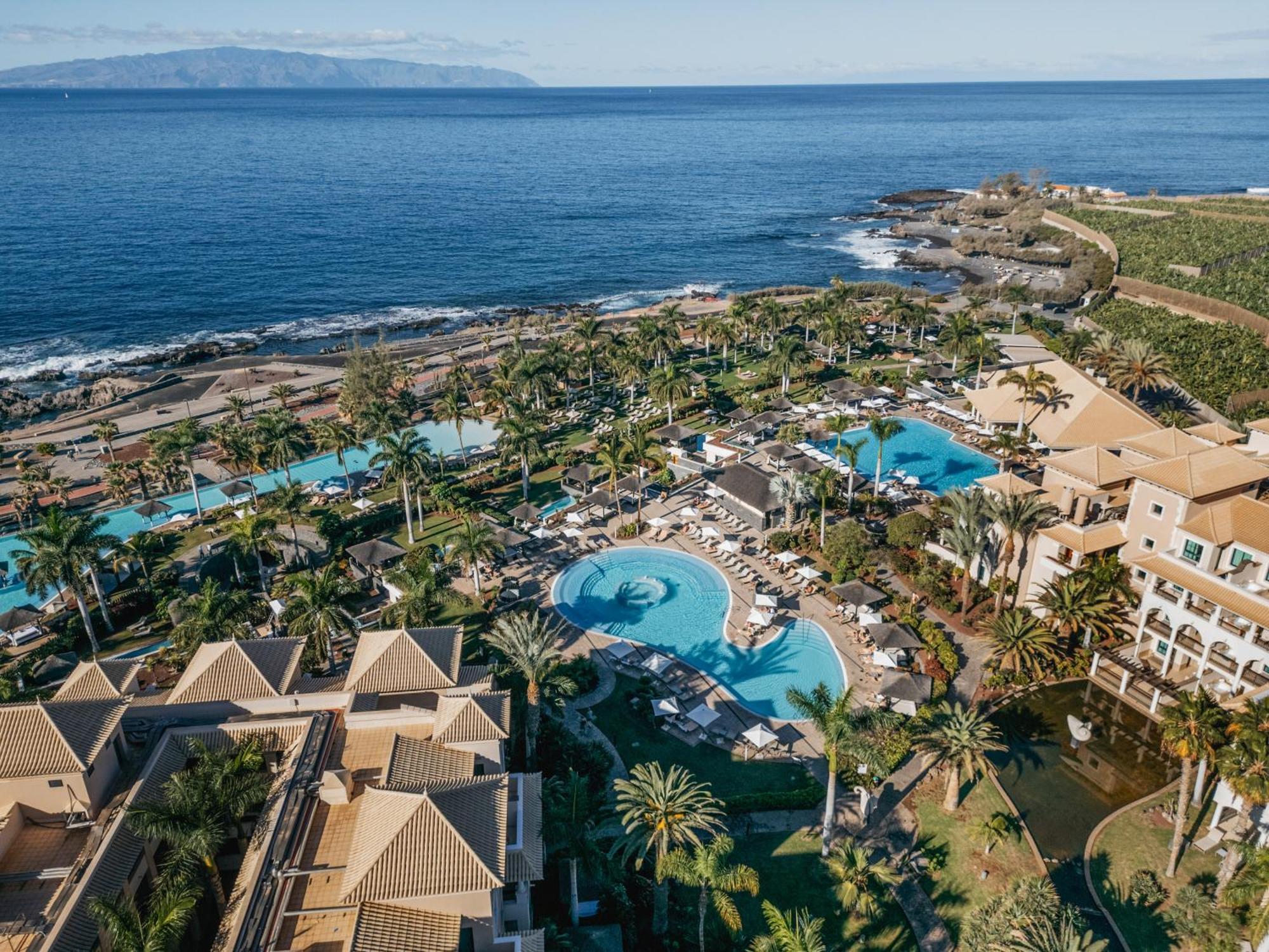 แกรน เมเลีย ปาลาซิโอ เดอ ไอโซรา รีสอร์ท แอนด์ สปา อัลกาลา ภายนอก รูปภาพ Aerial view of the resort